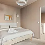 French House Вилла *