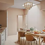 French House * باريس